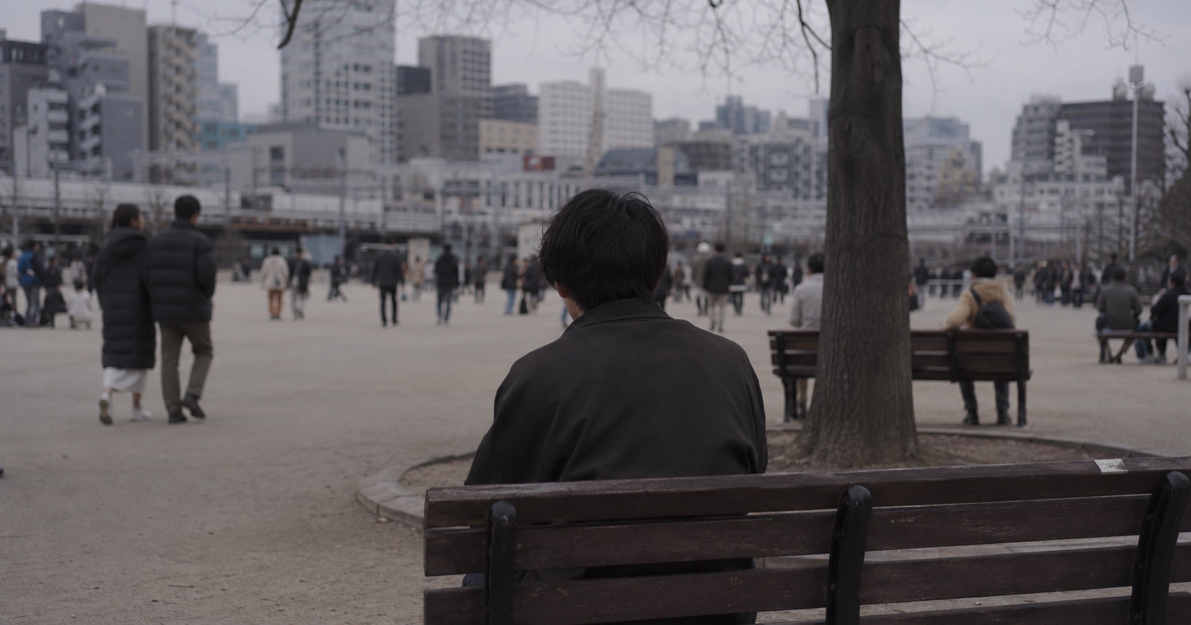 Are Japanese People Really Unhappy? The Quiet Pressure of Hitonami